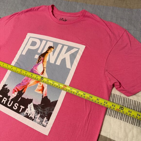 Pink Trust Fall Short Sleeve XL Pink Cotton Graphic Music T Shirt - Picture 3 of 5